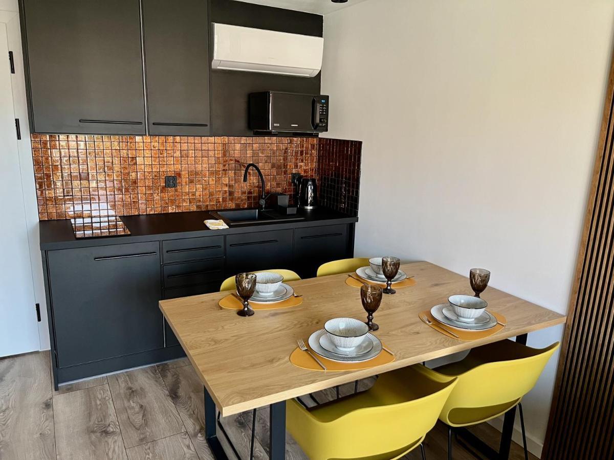Green Port Spa Kolobrzeg Stylowy Loft- W Cenie Klimatyzacja, Baseny, 2 Jacuzzi, Sauna, Szlafroki, Bawialnia Bagian luar foto